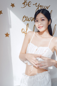 办公室的超短裙女教师美女